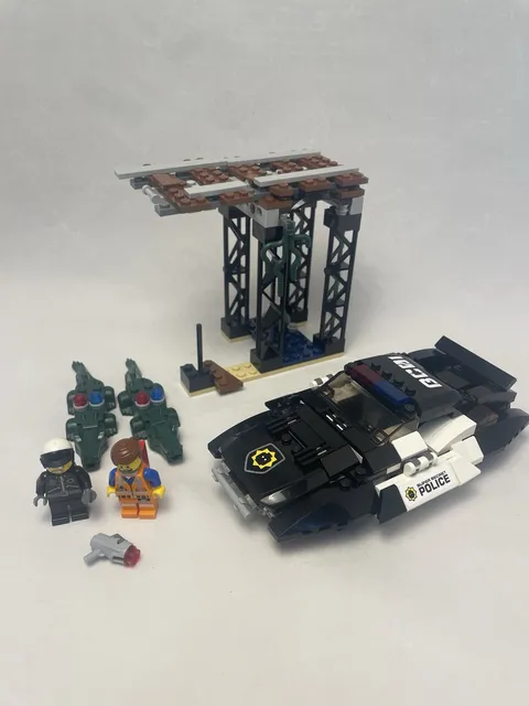 LEGO 70802 The LEGO Movie: Bad Cop's Pursuit w/tlm056 + tlm018 Minifigures 2014