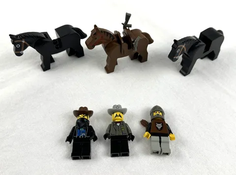 Vintage 3 Lego Minifigures w/ 3 Horses-Black Bart, Sheriff, Wolfpack, Free Ship