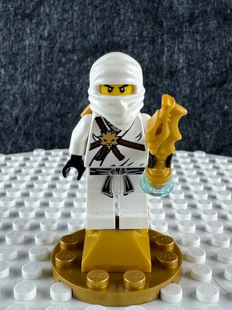 LEGO Ninjago Zane NJO0001 Golden Weapons White Ninja Retired Minifigure