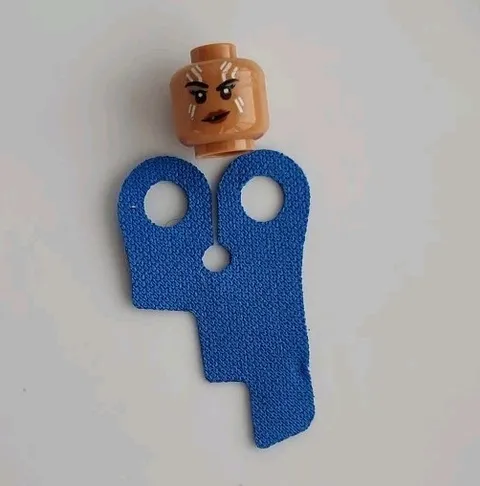 LEGO 2021 Marvel Comics Minifigure Head and Cape For Valkyrie 76194 Free US ship