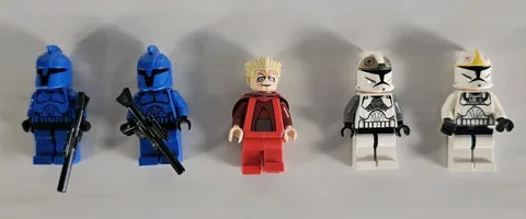 LEGO Star Wars Minifigures from Ventor-Class Republic Attack Cruiser Set 8039