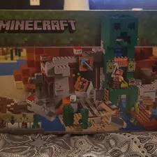 LEGO Minecraft 21155 The Creeper Mine 834 pcs Complete Set (Retired)