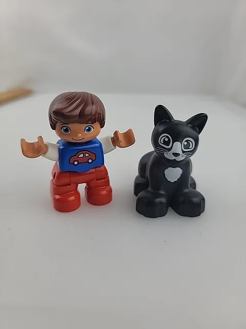 Duplo Lego Minifigure Boy Car Shirt With A Black Cat 