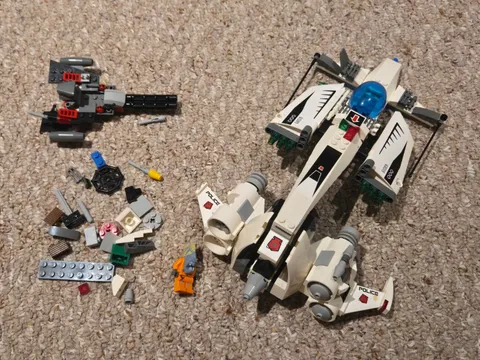 LEGO Space Police Undercover Cruiser 5983 incomplete Jawson Alien sp113 minifig
