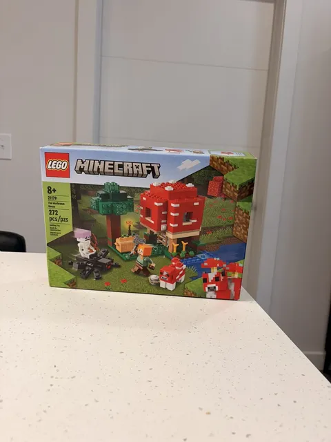 LEGO Minecraft: The Mushroom House #21179 New 