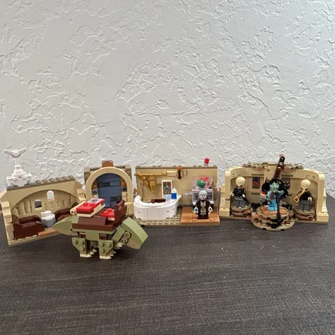 LEGO Star Wars 75425 Mos Eisley Cantina Set. See description.