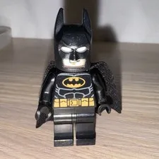 LEGO Batman Black Suit Minifigure w Cloth Cape 
