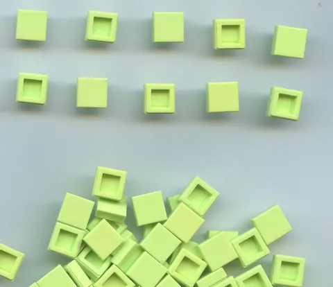 LEGO x 40 Yellowish Green Tile 1 x 1 bulk lot 3070