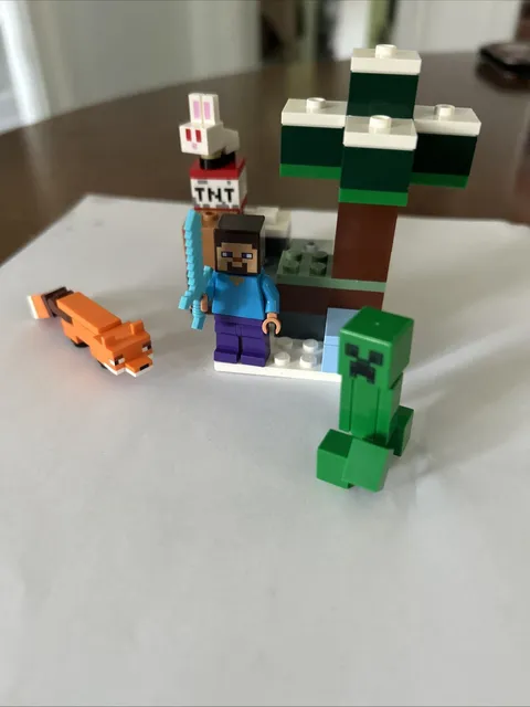 LEGO Minecraft Steve's Taiga Adventure 21583-Brand New and Fully Assembled