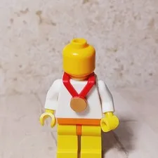 New LEGO Gold Medal Award Necklace Fits Friends Loosely WINNER CHICKEN Dinner