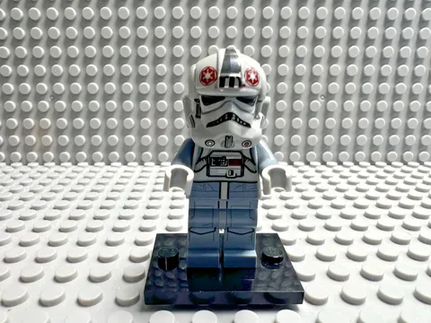LEGO Star Wars Minifigure - AT-AT Driver - SW0581