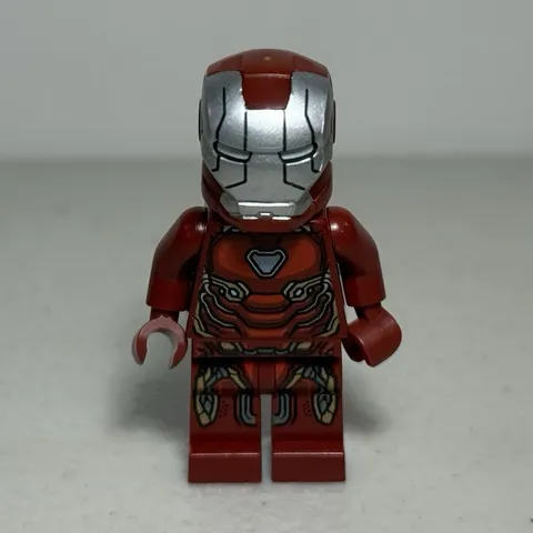 LEGO Iron Man Minifigure Red & Silver Armor Helmet