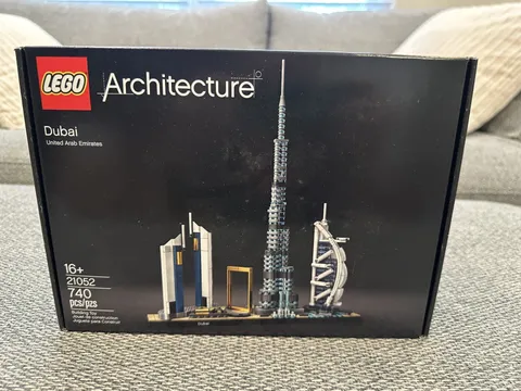 Lego Architecture Dubai Set new and Sealed 21052 retired 