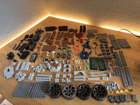 LEGO Castle: Tower Raid (7037) - Missing 7 pieces (No Box)