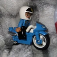 Lego Duplo Item Motorcycle Police Officer w/ Blue police motorcycle%
