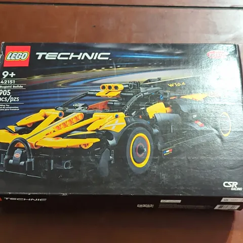 LEGO Technic Bugatti Bolide 42151 905 pcs 9+ 2023 Box Battery Powered 31cm