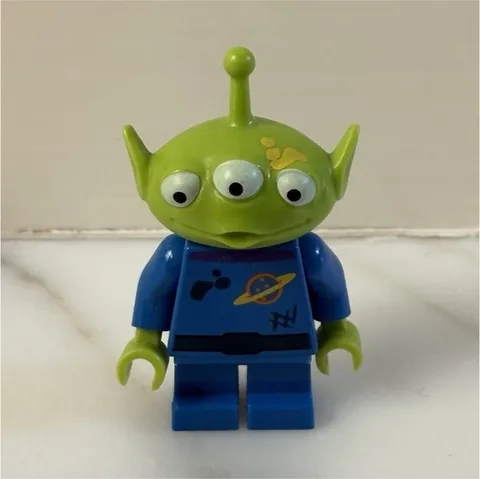 LEGO Toy Story Alien Minifigure Dirt / Yellow Splotch