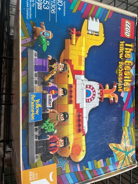 LEGO Ideas: The Beatles Yellow Submarine (21306)