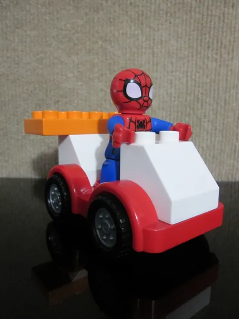 Lego Duplo Spiderman Figure Marvel Superhero 2.5" & Red Car Base 13305c01