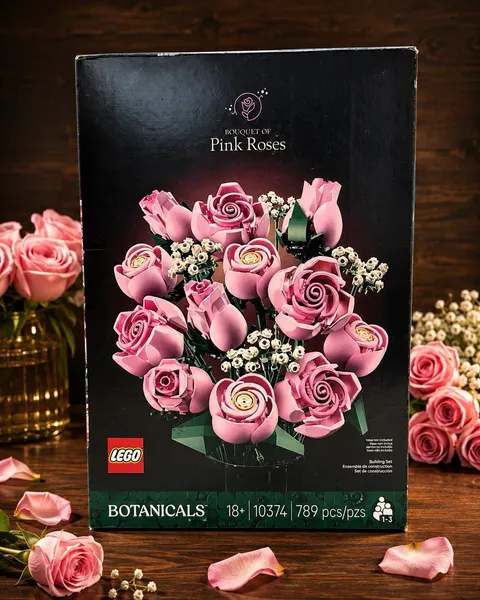 LEGO® Botanicals Bouquet of Pink Roses 10374 Buildable Kit, 789 Pieces. Sealed