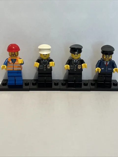LEGO Minifigures Lot Of 5 Public Servants Mismatched & Miscellaneous