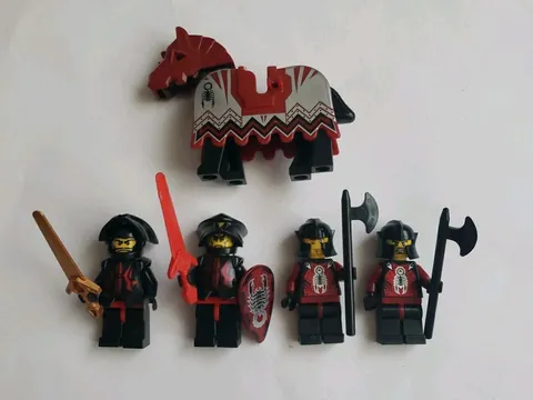 LEGO Castle Shadow Knight Minifigure lot of 4 + Horse W/ Barding Read Descript.