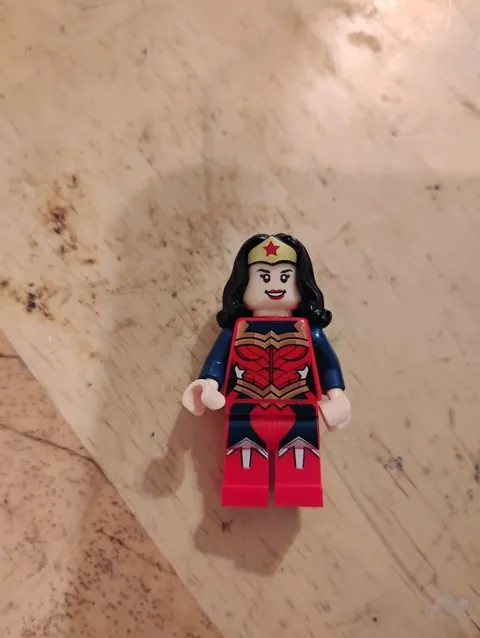 LEGO Wonder Woman Minifigure Super Heroes Exclusive
