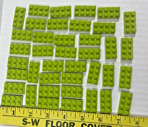 LEGO Lot Of 40 Basic Plate 2x4 - Lime Green