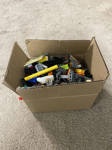 Random Lego And Mega Bloks Lot 2 Pounds