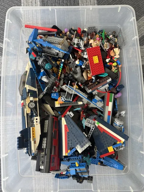 HUGE LEGO Star Wars Bulk Mixed Lot  Minifigures Bricks Pieces Parts 