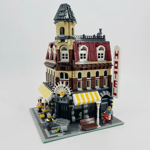 LEGO Modular 10182 Cafe Corner Retired 2058 Pieces 2007