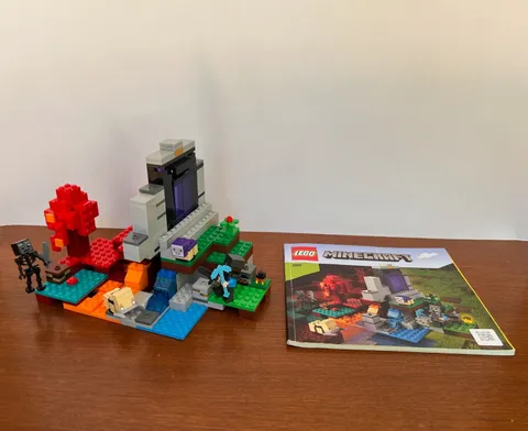 LEGO Minecraft: The Ruined Portal (21172)