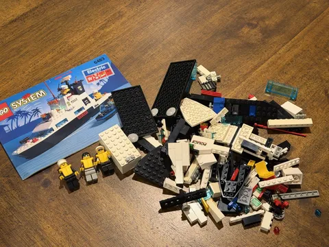 Working LEGO Town 6483 Coastal Patrol Complete w/ Instructions and Figures