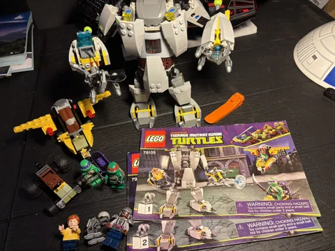 LEGO Teenage Mutant Ninja Turtles: Baxter Robot Rampage (79105) Complete. No Box