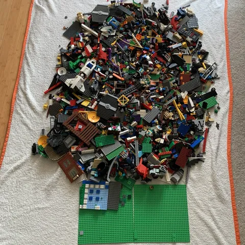 17LB Lot Of Mixed Lego  Building Blocks/Parts/Pieces Star Wars, Minecraft & More