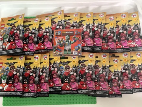 The LEGO Batman Movie Series 1 Minifigures 71017, Complete Set of 20 Collectible