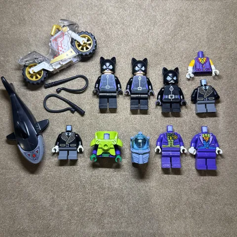  Lego DC Batman Minifigure & Parts Lot - Catwoman, Joker, Lex Luther, Penguin 