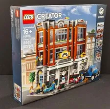 LEGO CREATOR: Corner Garage (10264) - New - Sealed in Box