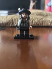 LEGO Pirates of the Caribbean Angelica Minifigure with Sword 4195