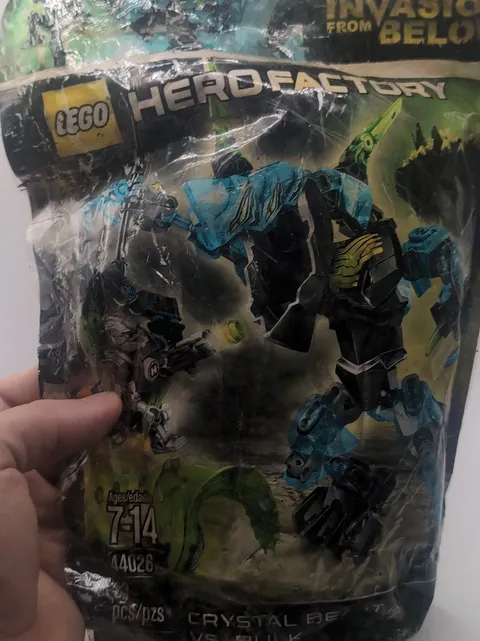 LEGO 44026 Hero Factory Invasion from Below Crystal Beast VS. Bulk Brand New