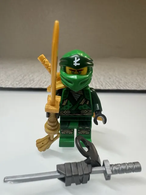 LEGO NINJAGO Crystalized Lloyd (Njo0767)  w/ Extra Silver Shoulder Pad & Sword