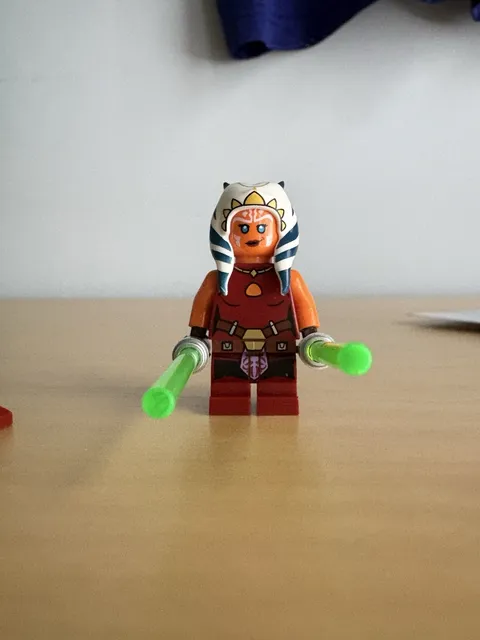 LEGO Star Wars Padawan Ahsoka Tano Minifigure Short Legs Jedi 75401 Interceptor
