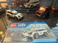 LEGO CITY: Police Pursuit (60128)