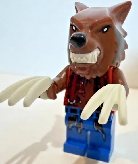Lego Werewolf Minifigure Monster Fighters 9463 mof003 - crack in arm