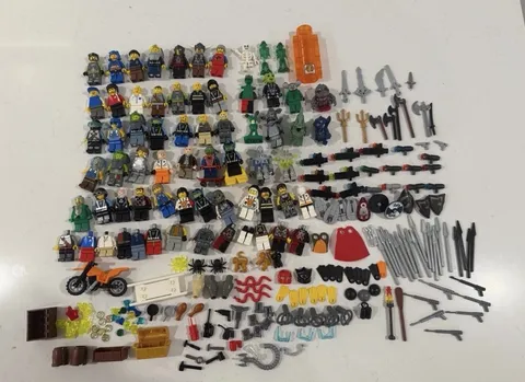 LEGO Minifigure & Star Wars Lot w/ Weapons Accessories - Mixed Figures Plastic