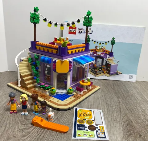 LEGO FRIENDS: Heartlake City Community Kitchen (41747) 100% Complete