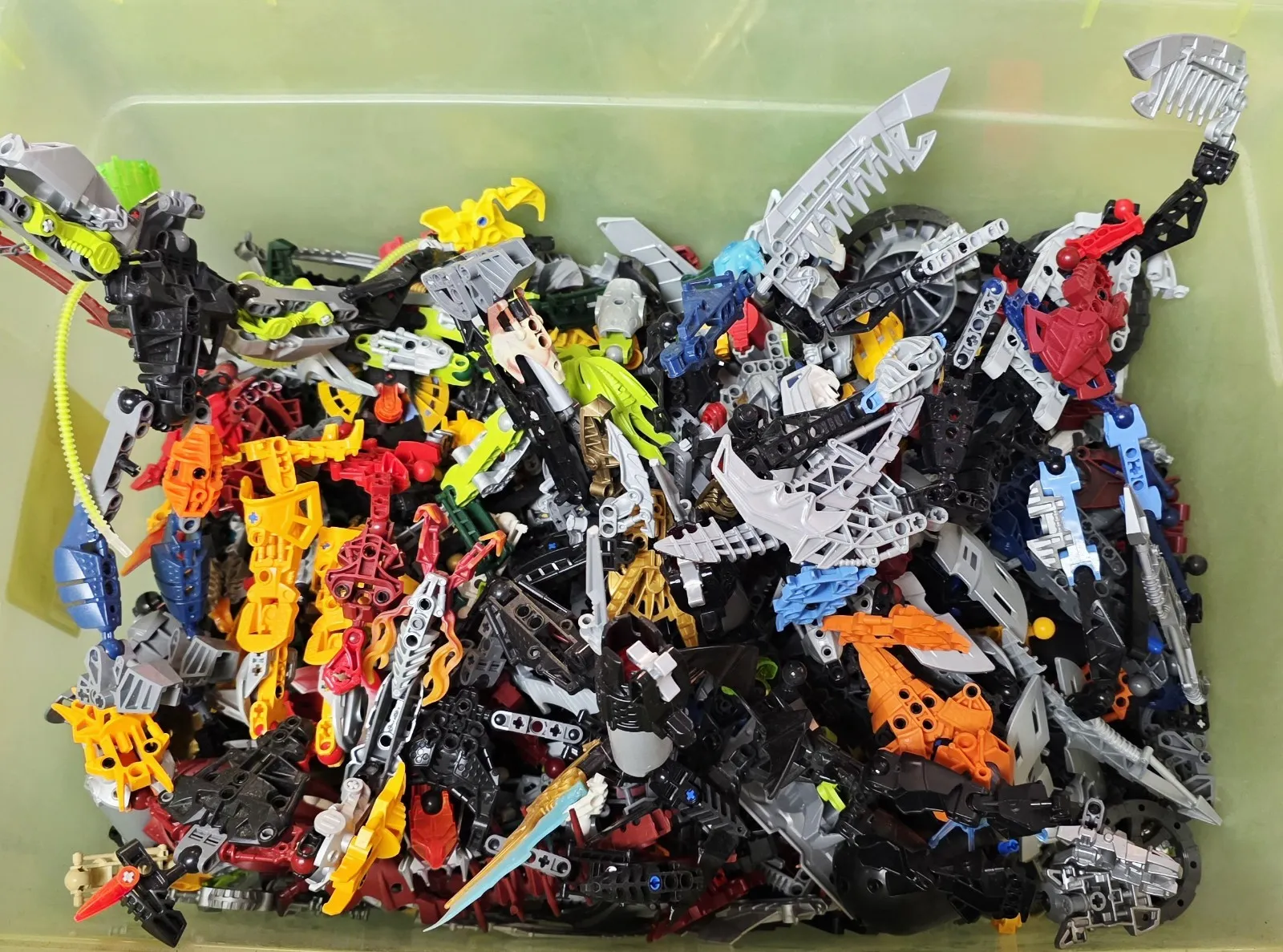 Huge Lot 15 lb LEGO BIONICLE  Figures Weapons Accessories Masks Ect