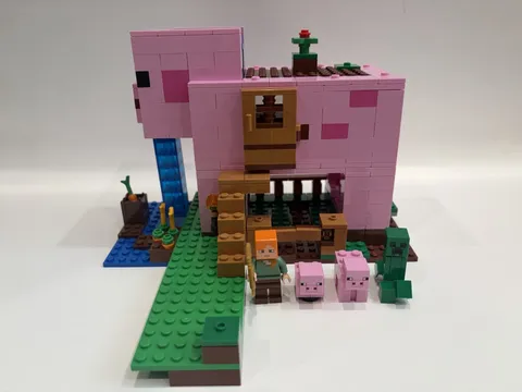 LEGO Minecraft: The Pig House (21170) Complete Set | No Box