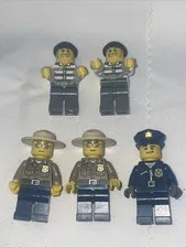 Lego Police Cops & Robbers minifigures lot with accessories