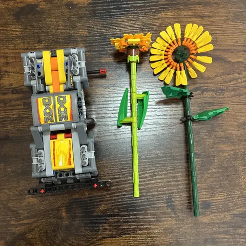 Mixed Lot Incomplete Lego TECHNIC Monster Jam Max-D Yellow Flowers Set Parts